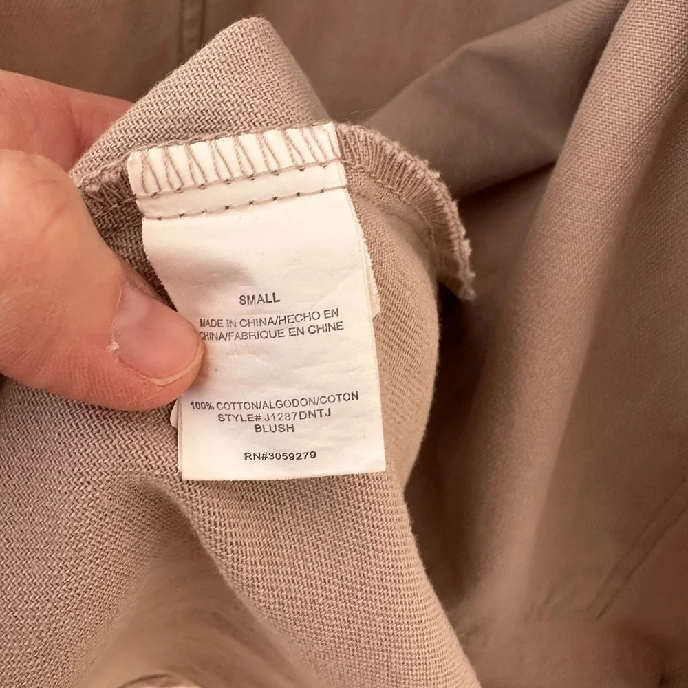 Thread and supply 100% cotton Women's button down - Picture 5 of 5